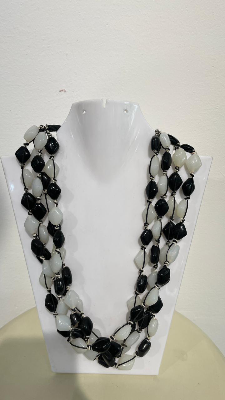 Onyx & Pearl Monochrome